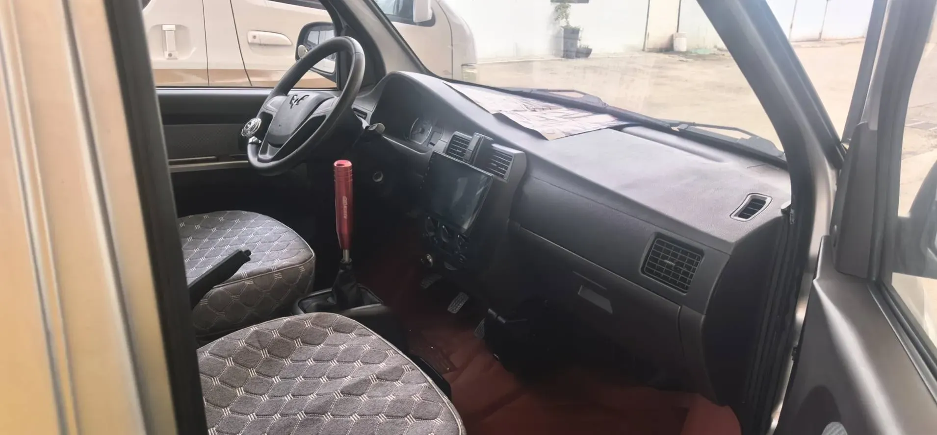 2021 WuLing RongGuang 1.5L 99HP L4 5MT,autocango,china used car exporter,china ev exporter,chinese used car exporter,chinese used ev exporter