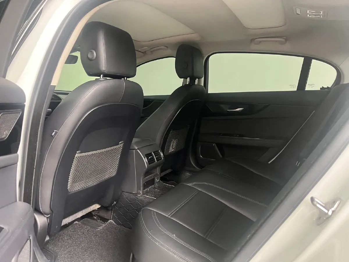 2021 Jaguar XEL 2.0T 250HP L4 8AT,autocango,china used car exporter,china ev exporter,chinese used car exporter,chinese used ev exporter