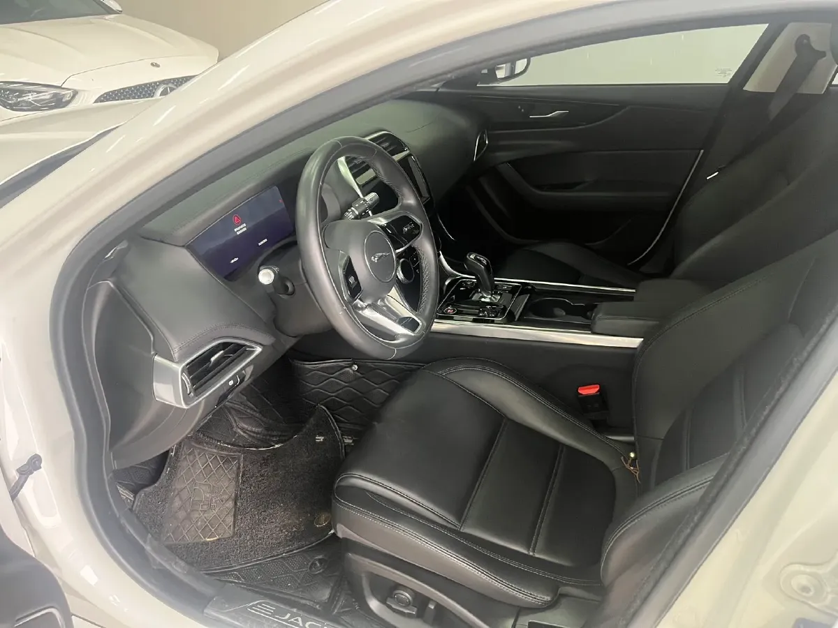 2021 Jaguar XEL 2.0T 250HP L4 8AT,autocango,china used car exporter,china ev exporter,chinese used car exporter,chinese used ev exporter