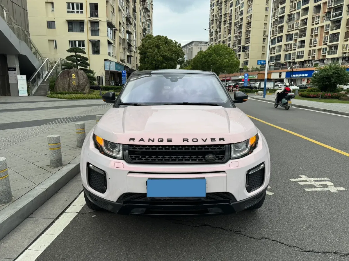 2018 Land Rover Range Rover Evoque 2.0T 241HP L4 9AT,autocango,china used car exporter,china ev exporter,chinese used car exporter,chinese used ev exporter