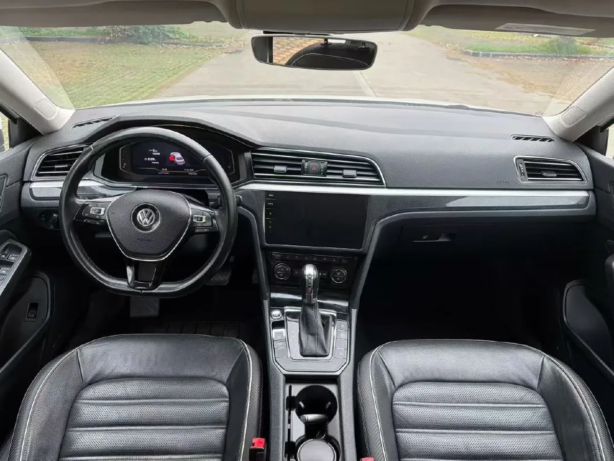 2019 Volkswagen Tayron 2.0T 186HP L4 7DCT,autocango,china used car exporter,china ev exporter,chinese used car exporter,chinese used ev exporter