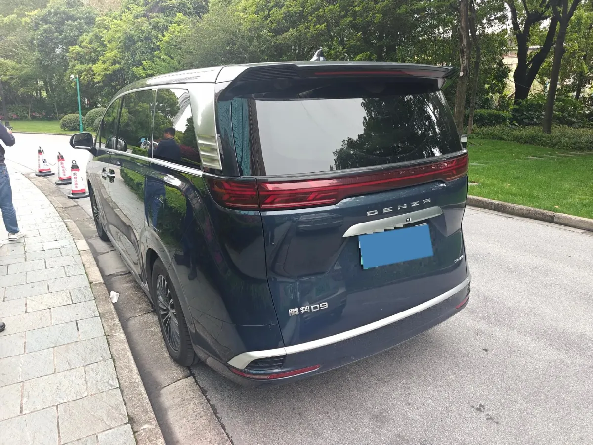 2023 Denza D9 1.5T 139HP L4 E-CVT PHEV 20.39KWH,autocango,china used car exporter,china ev exporter,chinese used car exporter,chinese used ev exporter