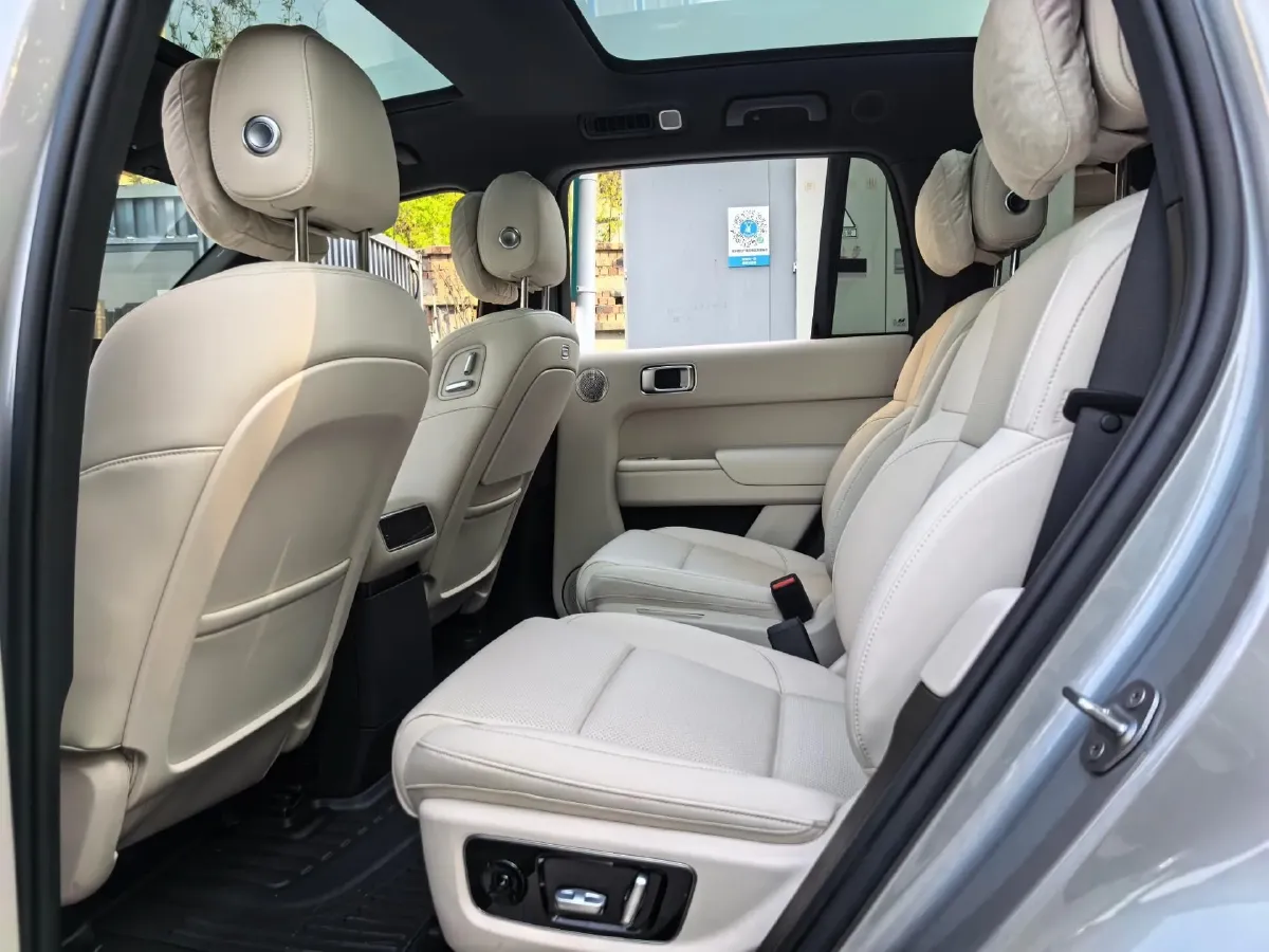 2024 Toyota Granvia 2.5L 189HP L4 E-CVT Hybrid,autocango,china used car exporter,china ev exporter,chinese used car exporter,chinese used ev exporter