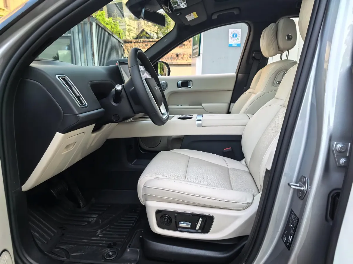 2024 Toyota Granvia 2.5L 189HP L4 E-CVT Hybrid,autocango,china used car exporter,china ev exporter,chinese used car exporter,chinese used ev exporter