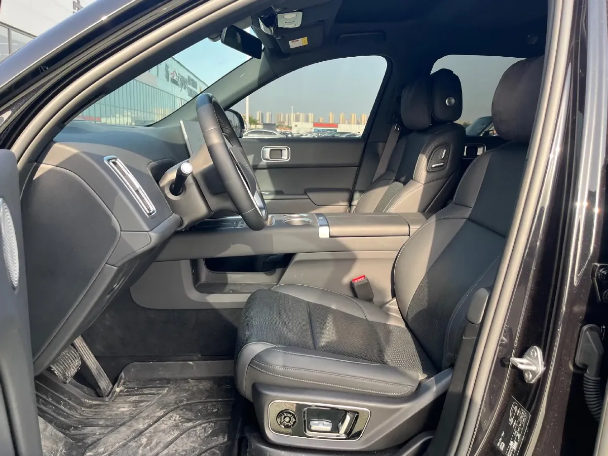 2024 Li L8 Range Extended 154HP REEV 52.3KWH,autocango,china used car exporter,china ev exporter,chinese used car exporter,chinese used ev exporter