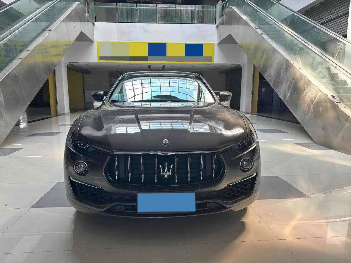 2022 Maserati Levante 2.0T 330HP L4 8AT,autocango,china used car exporter,china ev exporter,chinese used car exporter,chinese used ev exporter