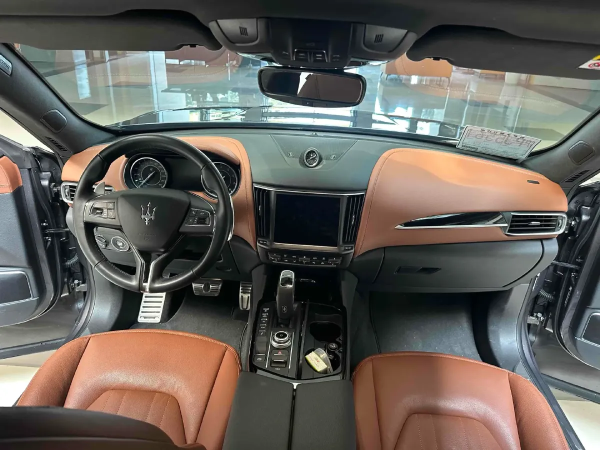 2022 Maserati Levante 2.0T 330HP L4 8AT,autocango,china used car exporter,china ev exporter,chinese used car exporter,chinese used ev exporter