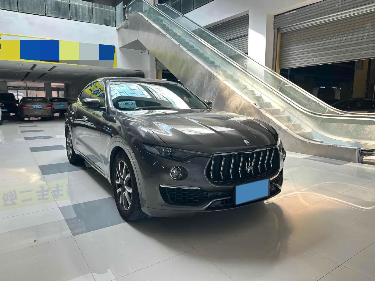 2022 Maserati Levante 2.0T 330HP L4 8AT,autocango,china used car exporter,china ev exporter,chinese used car exporter,chinese used ev exporter