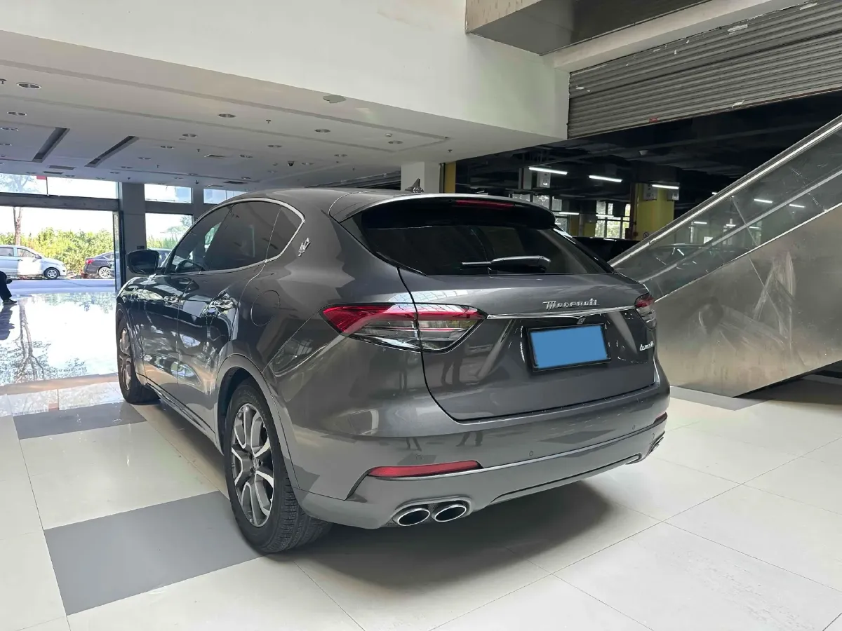 2022 Maserati Levante 2.0T 330HP L4 8AT,autocango,china used car exporter,china ev exporter,chinese used car exporter,chinese used ev exporter