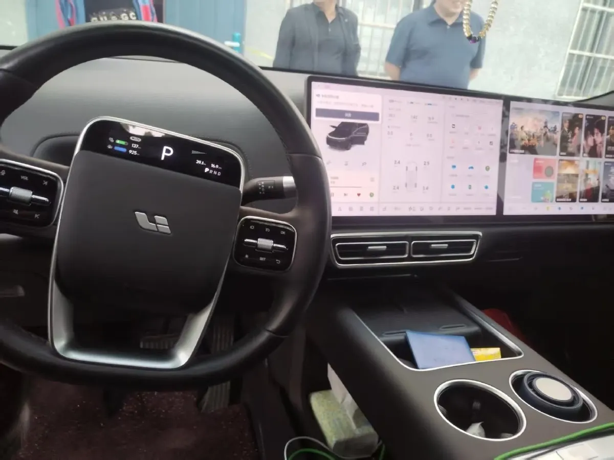 2023 Li L8 Range Extended 154HP REEV 40.9KWH,autocango,china used car exporter,china ev exporter,chinese used car exporter,chinese used ev exporter