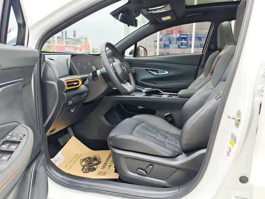 2022 ChangAn UNI-T 1.5T 188HP L4 7DCT,autocango,china used car exporter,china ev exporter,chinese used car exporter,chinese used ev exporter