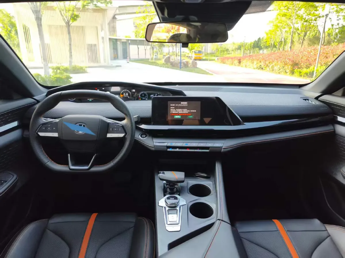 2024 ChangAn UNI-V 1.5T 188HP L4 7DCT,autocango,china used car exporter,china ev exporter,chinese used car exporter,chinese used ev exporter