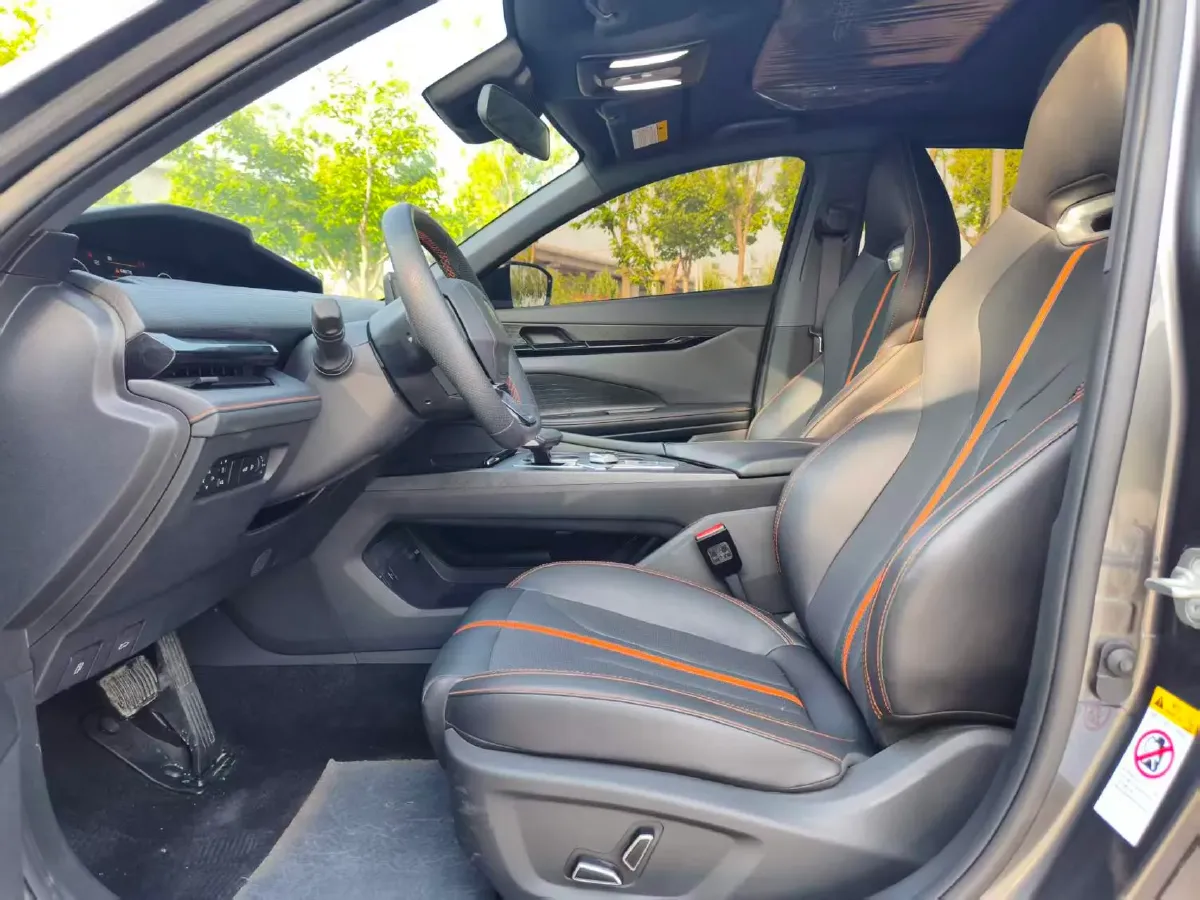 2024 ChangAn UNI-V 1.5T 188HP L4 7DCT,autocango,china used car exporter,china ev exporter,chinese used car exporter,chinese used ev exporter