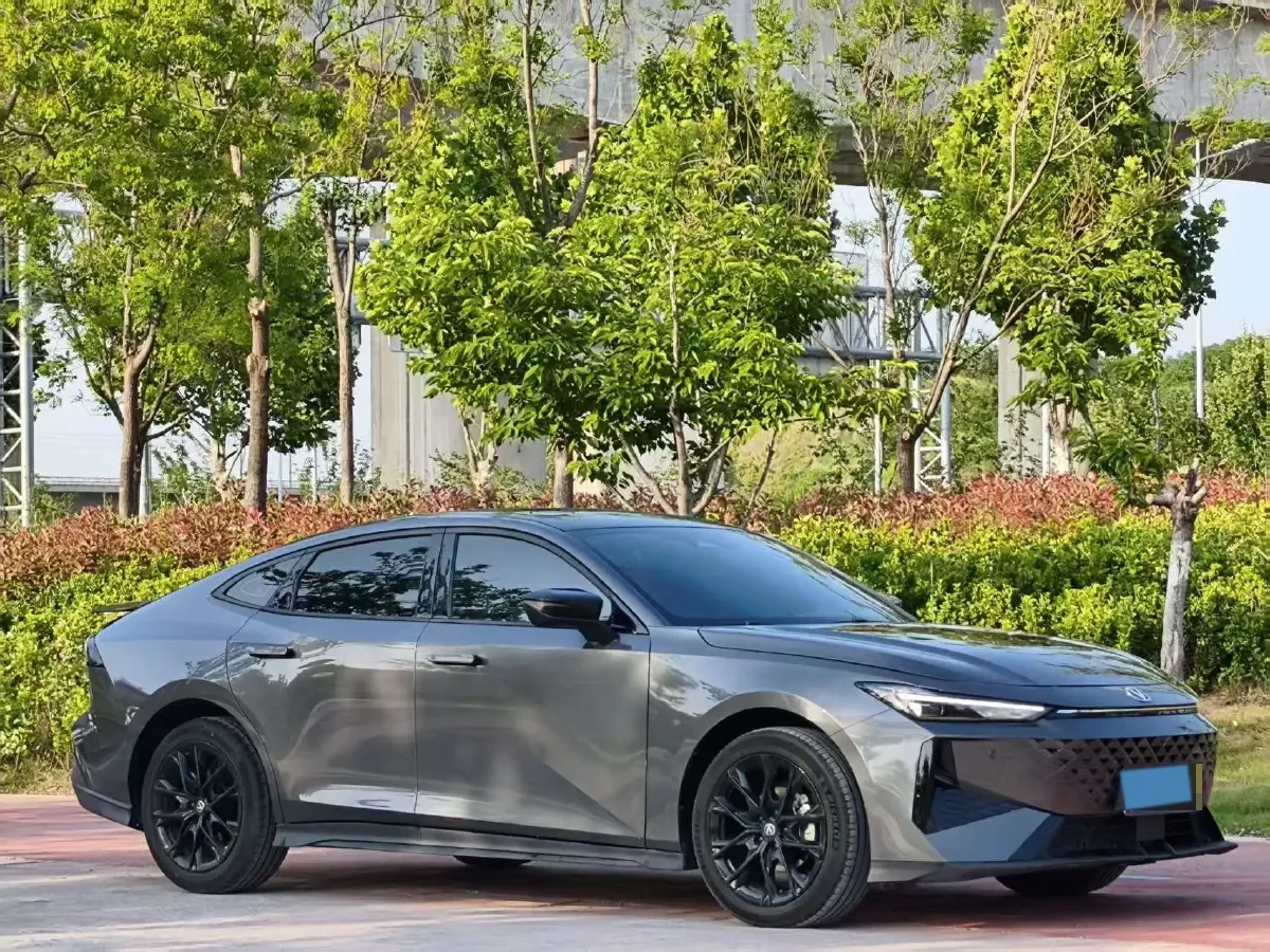 2024 ChangAn UNI-V 1.5T 188HP L4 7DCT,autocango,china used car exporter,china ev exporter,chinese used car exporter,chinese used ev exporter