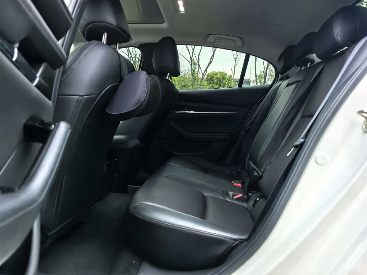 2022 Mazda 3 Axela 2.0L 158HP L4 6AT,autocango,china used car exporter,china ev exporter,chinese used car exporter,chinese used ev exporter