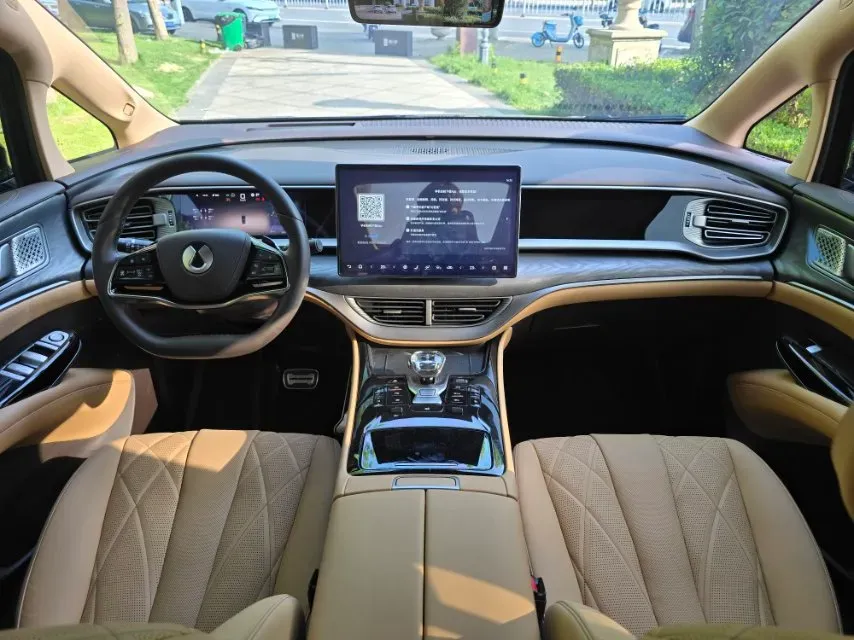 2025 Denza D9 1.5T 156HP L4 E-CVT PHEV 40KWH,autocango,china used car exporter,china ev exporter,chinese used car exporter,chinese used ev exporter