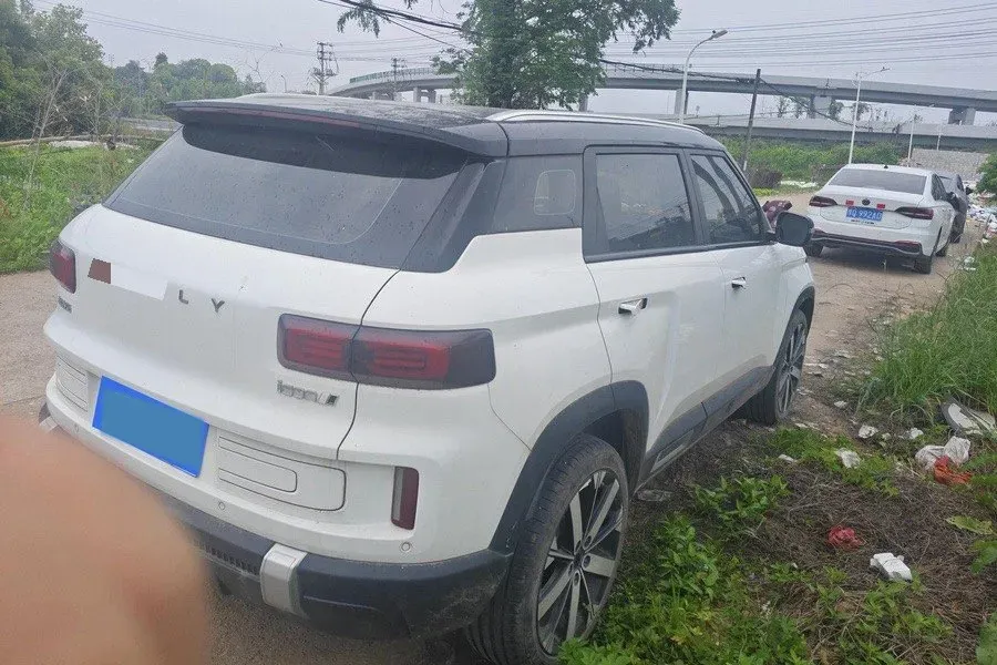 2023 Geely ICON 1.5T 181HP L4 7DCT,autocango,china used car exporter,china ev exporter,chinese used car exporter,chinese used ev exporter