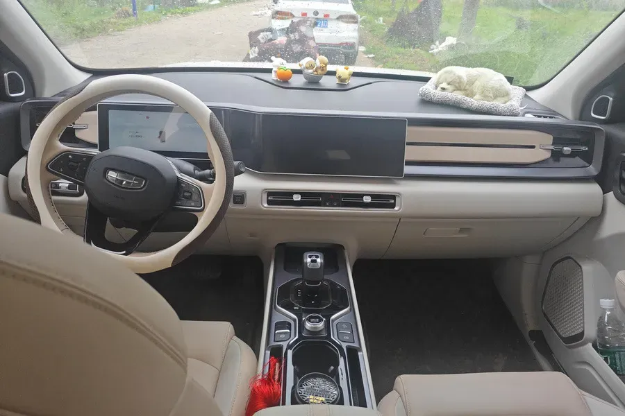 2023 Geely ICON 1.5T 181HP L4 7DCT,autocango,china used car exporter,china ev exporter,chinese used car exporter,chinese used ev exporter