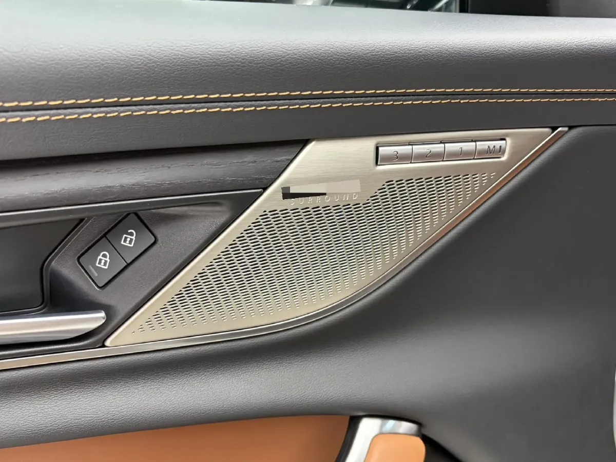 2024 Jaguar XFL 2.0T 300HP L4 8AT,autocango,china used car exporter,china ev exporter,chinese used car exporter,chinese used ev exporter