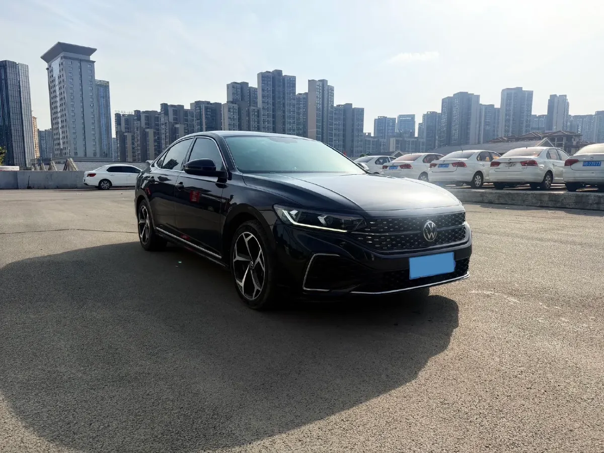 2024 Volkswagen Passat 2.0T 186HP L4 7DCT,autocango,china used car exporter,china ev exporter,chinese used car exporter,chinese used ev exporter
