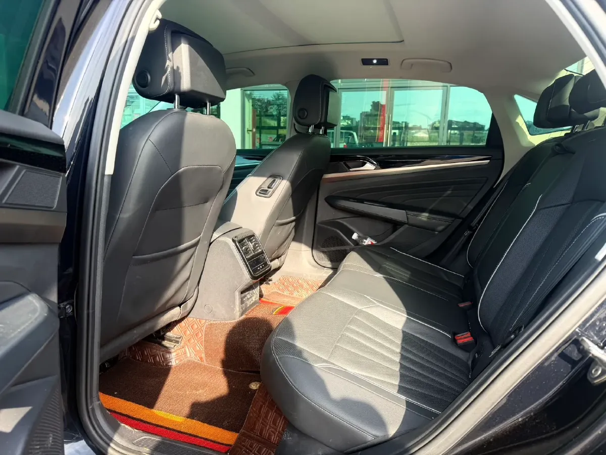 2024 Volkswagen Passat 2.0T 186HP L4 7DCT,autocango,china used car exporter,china ev exporter,chinese used car exporter,chinese used ev exporter