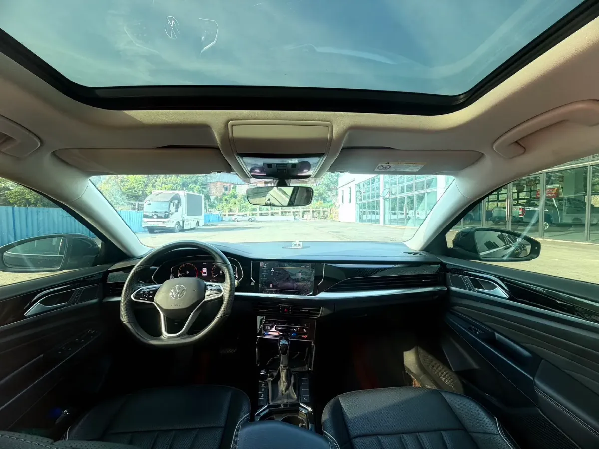 2024 Volkswagen Passat 2.0T 186HP L4 7DCT,autocango,china used car exporter,china ev exporter,chinese used car exporter,chinese used ev exporter