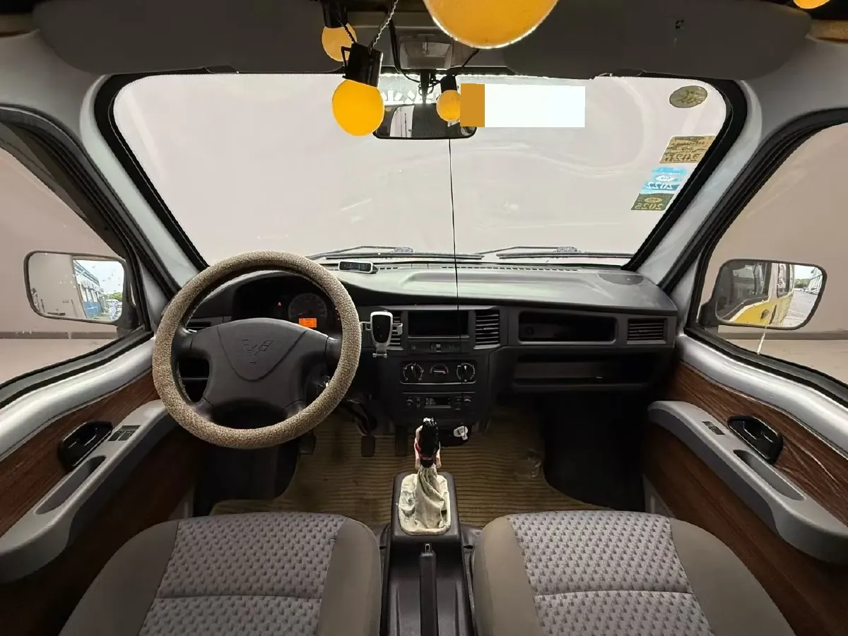 2015 WuLing ZhiGuang 1.2L 82HP L4 5MT,autocango,china used car exporter,china ev exporter,chinese used car exporter,chinese used ev exporter