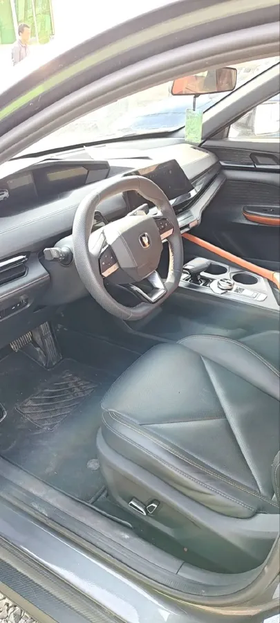 2022 ChangAn UNI-V 1.5T 188HP L4 7DCT,autocango,china used car exporter,china ev exporter,chinese used car exporter,chinese used ev exporter