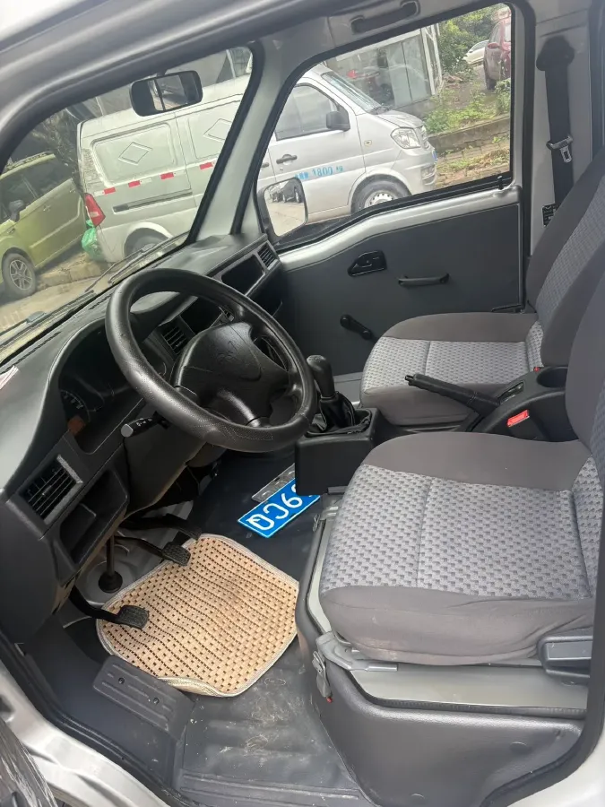 2015 WuLing ZhiGuang 1.2L 82HP L4 5MT,autocango,china used car exporter,china ev exporter,chinese used car exporter,chinese used ev exporter