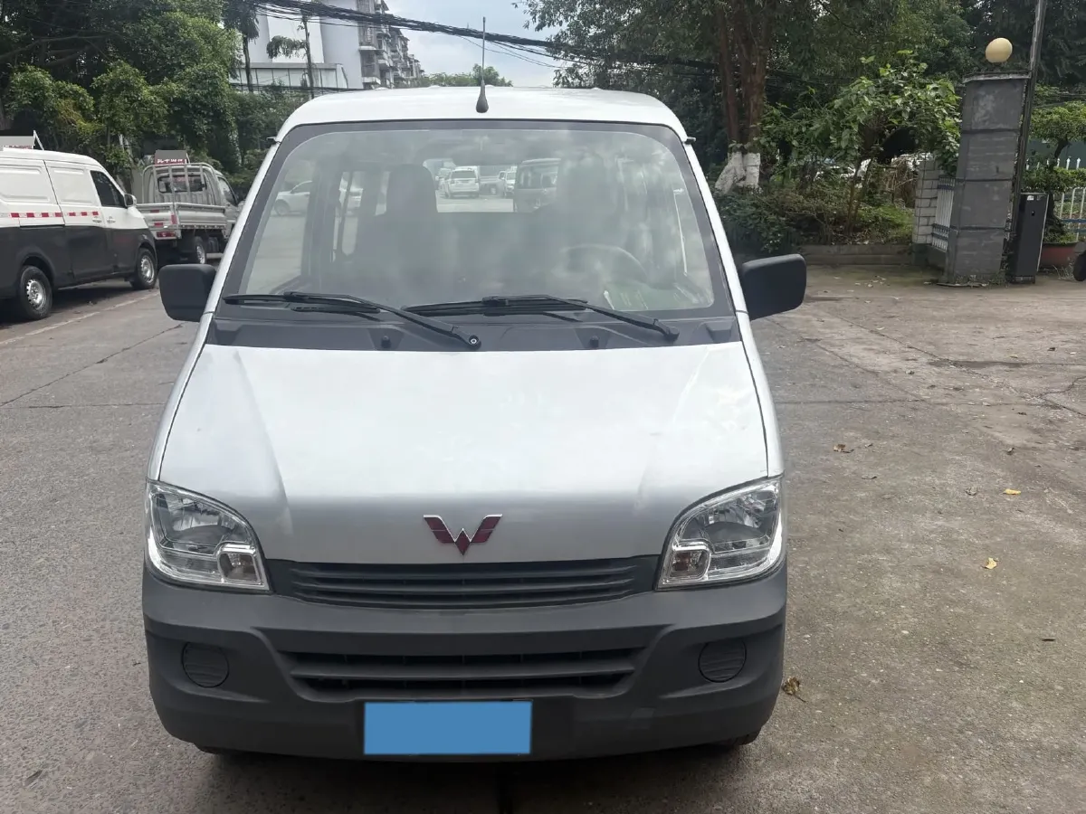 2015 WuLing ZhiGuang 1.2L 82HP L4 5MT,autocango,china used car exporter,china ev exporter,chinese used car exporter,chinese used ev exporter