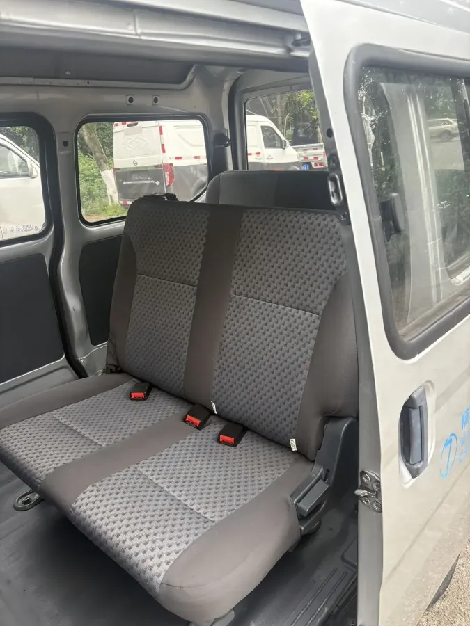 2015 WuLing ZhiGuang 1.2L 82HP L4 5MT,autocango,china used car exporter,china ev exporter,chinese used car exporter,chinese used ev exporter