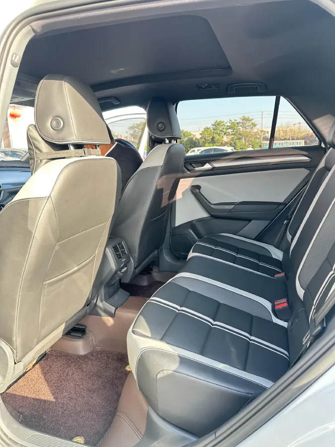 2024 Volkswagen T-Roc 1.5T 160HP L4 7DCT,autocango,china used car exporter,china ev exporter,chinese used car exporter,chinese used ev exporter