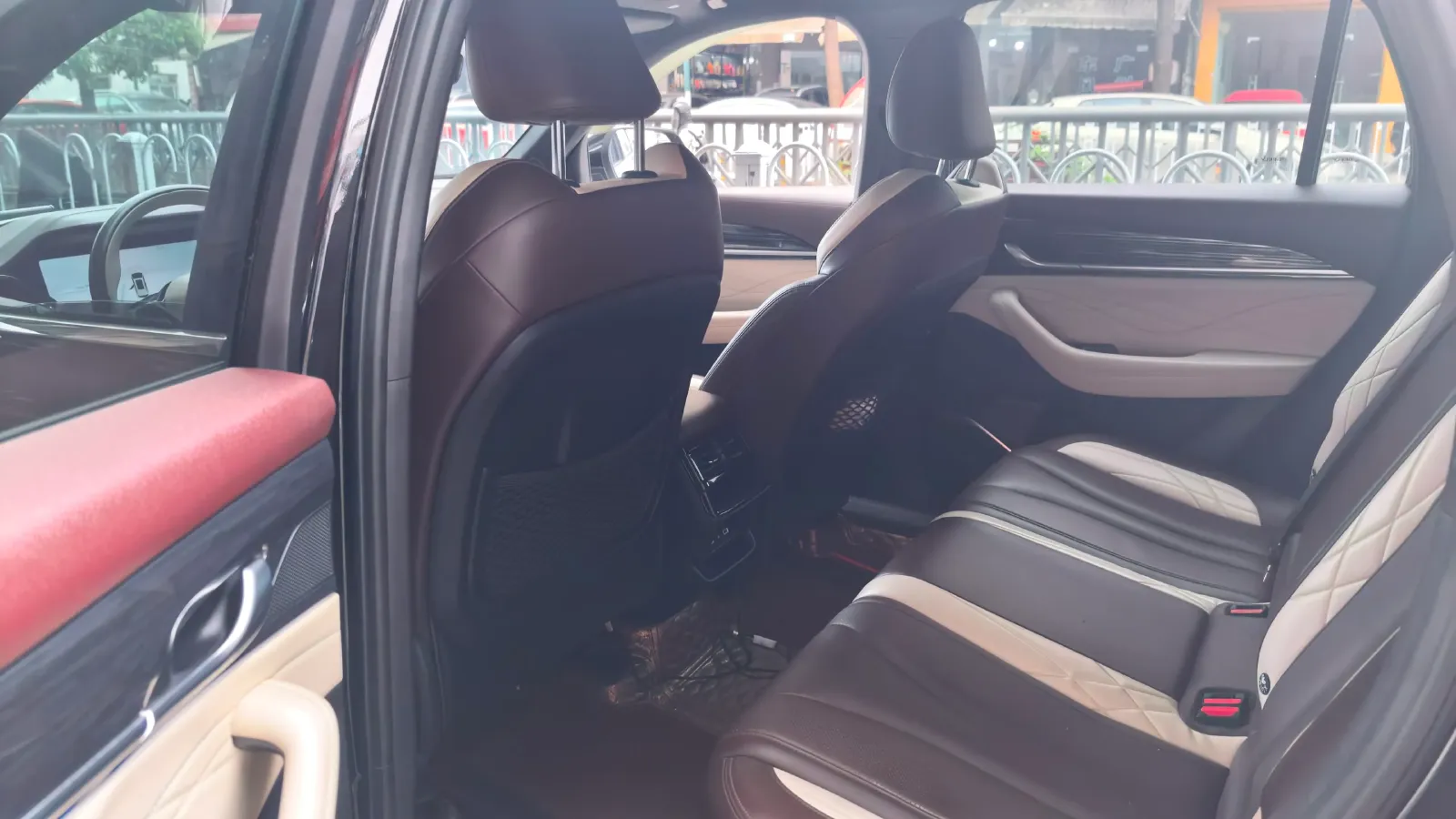 2021 Geely Monjaro 2.0T 218HP L4 7DCT,autocango,china used car exporter,china ev exporter,chinese used car exporter,chinese used ev exporter