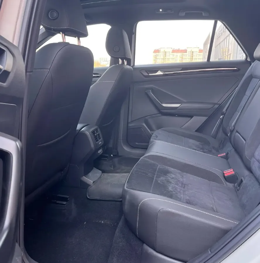 2021 Volkswagen T-Roc 1.4T 150HP L4 7DCT,autocango,china used car exporter,china ev exporter,chinese used car exporter,chinese used ev exporter