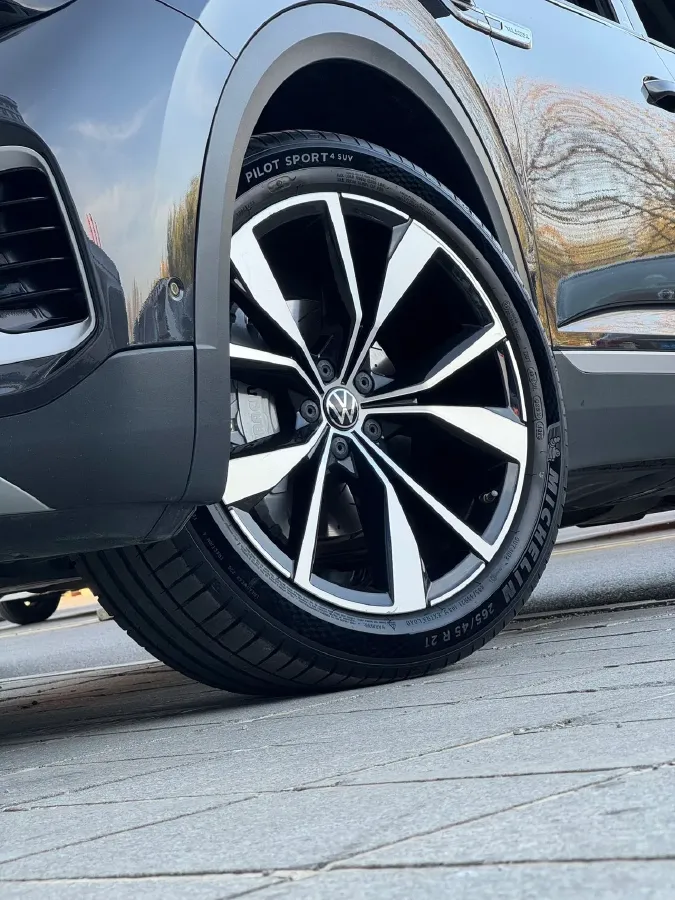 2024 Volkswagen Talagon 2.5T 299HP V6 7DCT,autocango,china used car exporter,china ev exporter,chinese used car exporter,chinese used ev exporter