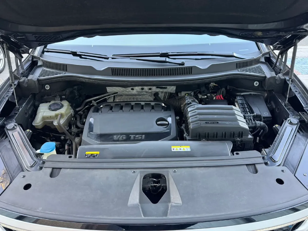 2024 Volkswagen Talagon 2.5T 299HP V6 7DCT,autocango,china used car exporter,china ev exporter,chinese used car exporter,chinese used ev exporter