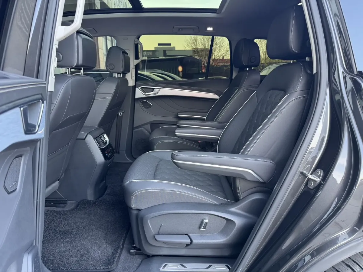 2024 Volkswagen Talagon 2.5T 299HP V6 7DCT,autocango,china used car exporter,china ev exporter,chinese used car exporter,chinese used ev exporter