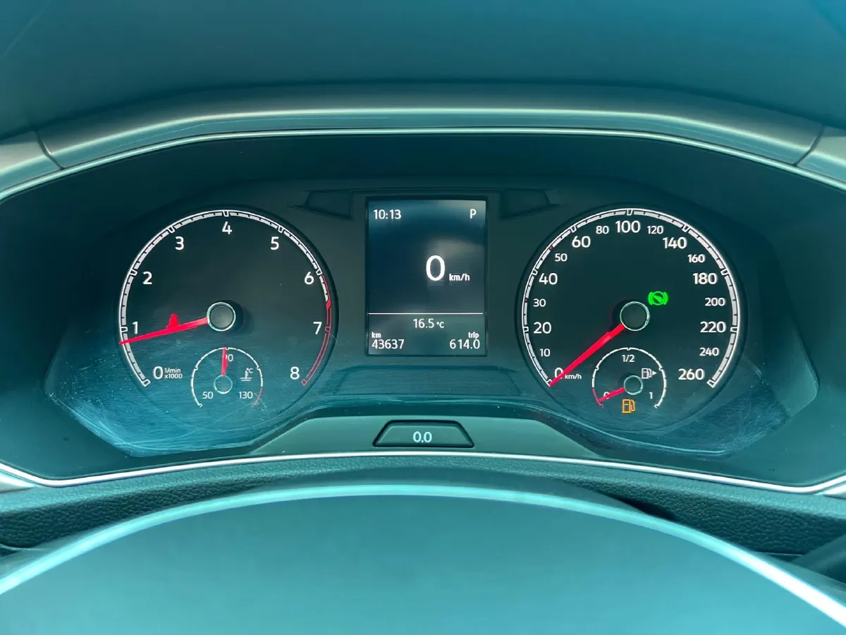 2021 Volkswagen T-Roc 1.4T 150HP L4 7DCT,autocango,china used car exporter,china ev exporter,chinese used car exporter,chinese used ev exporter