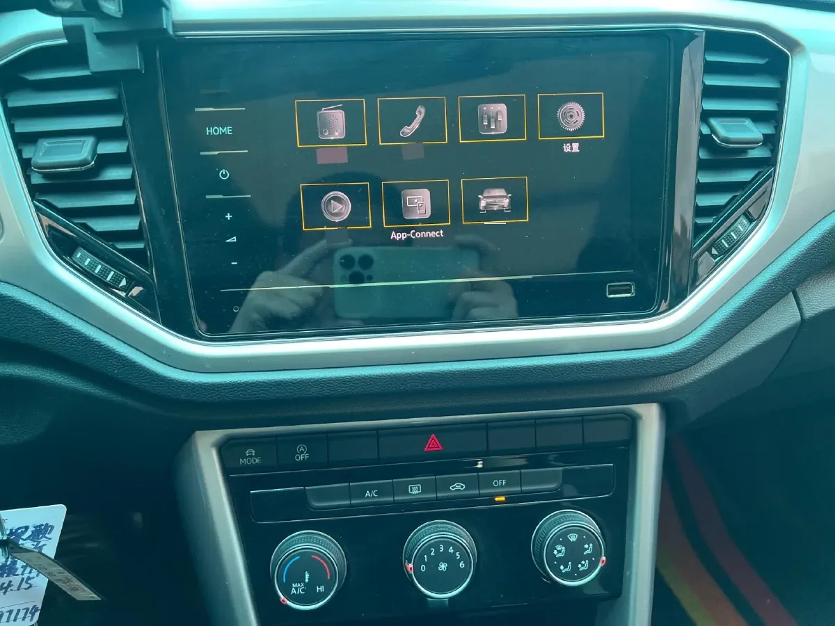 2021 Volkswagen T-Roc 1.4T 150HP L4 7DCT,autocango,china used car exporter,china ev exporter,chinese used car exporter,chinese used ev exporter