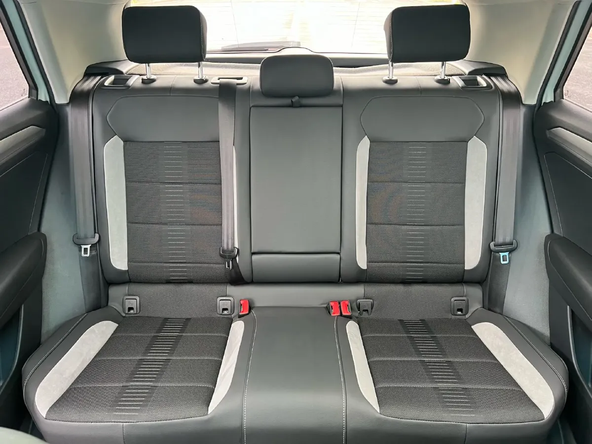 2021 Volkswagen T-Roc 1.4T 150HP L4 7DCT,autocango,china used car exporter,china ev exporter,chinese used car exporter,chinese used ev exporter