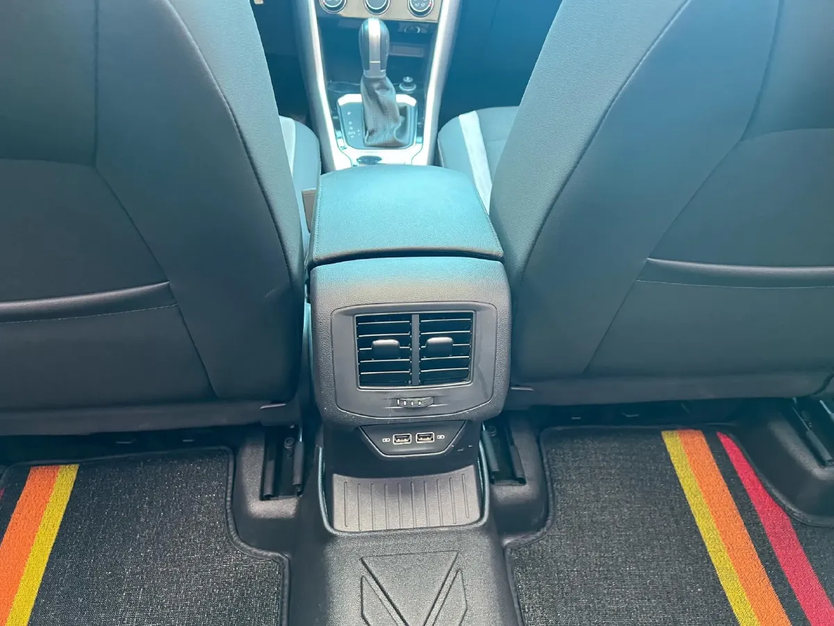 2021 Volkswagen T-Roc 1.4T 150HP L4 7DCT,autocango,china used car exporter,china ev exporter,chinese used car exporter,chinese used ev exporter