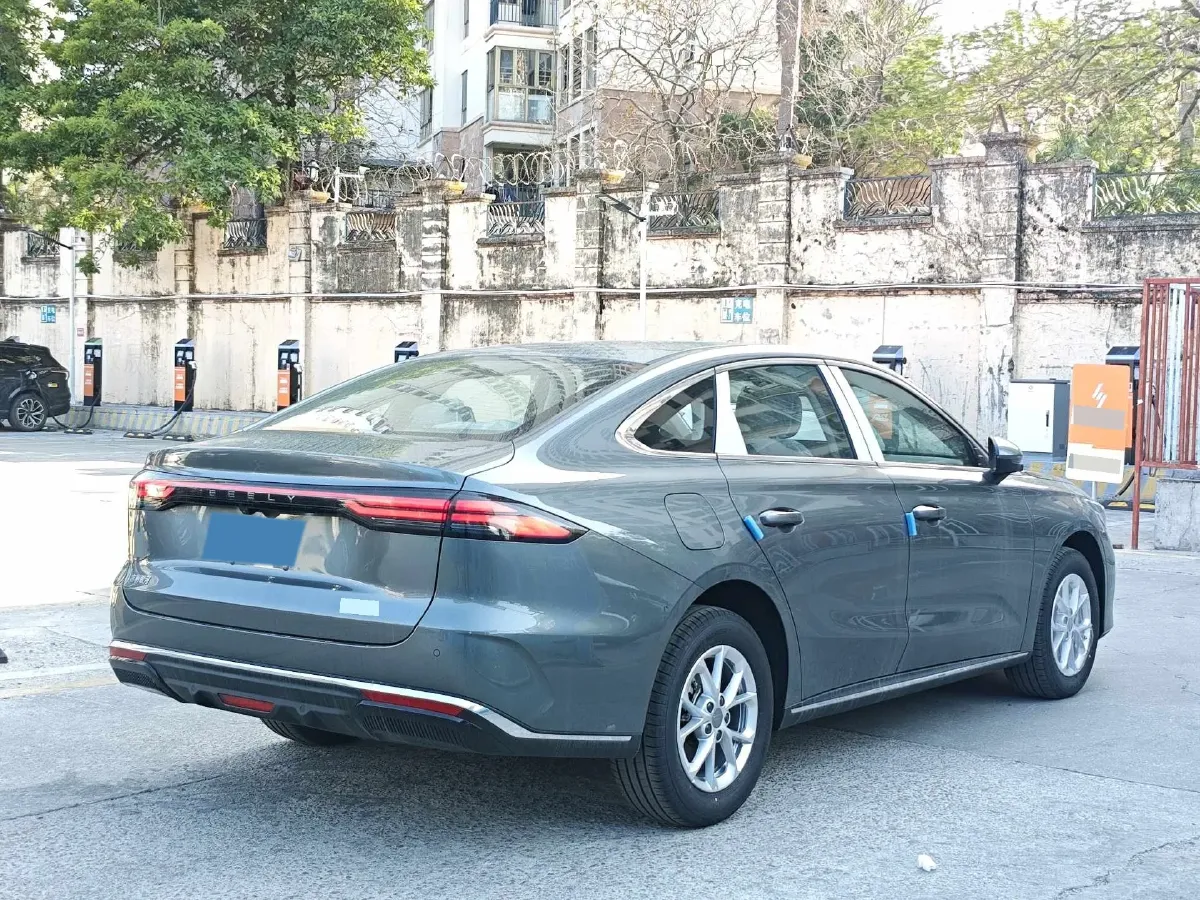 2025 Geely Galaxy L6 1.5L 112HP L4 1DHT PHEV 8.5KWH,autocango,china used car exporter,china ev exporter,chinese used car exporter,chinese used ev exporter