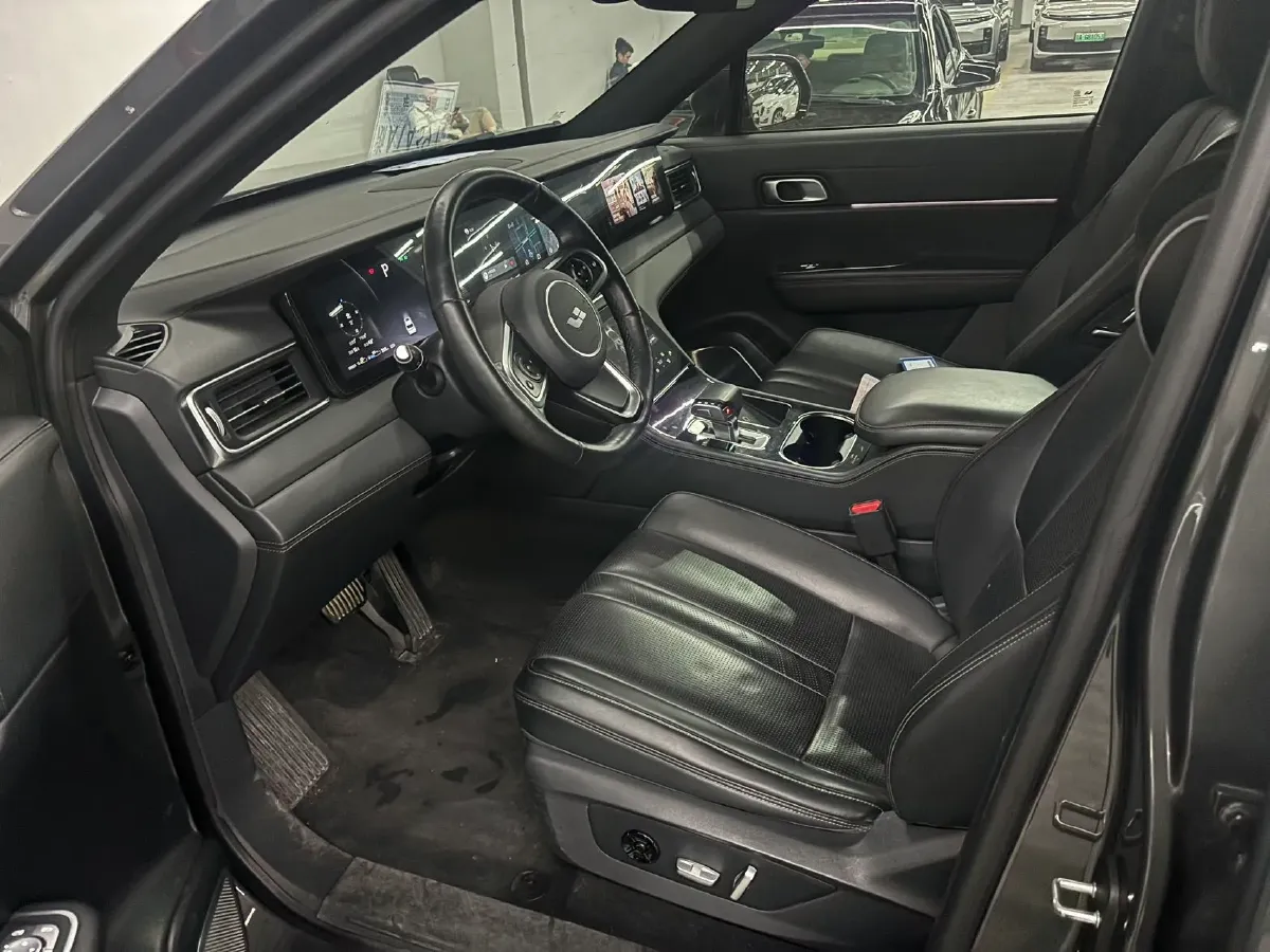 2020 Li ONE Range Extended 131HP REEV 40.5KWH,autocango,china used car exporter,china ev exporter,chinese used car exporter,chinese used ev exporter