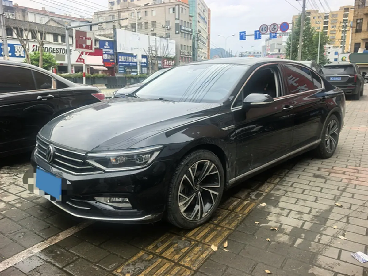 2020 Volkswagen Magotan 2.0T 186HP L4 7DCT,autocango,china used car exporter,china ev exporter,chinese used car exporter,chinese used ev exporter