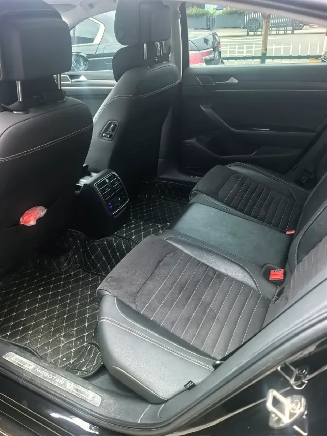 2020 Volkswagen Magotan 2.0T 186HP L4 7DCT,autocango,china used car exporter,china ev exporter,chinese used car exporter,chinese used ev exporter