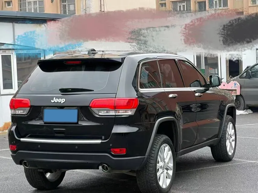 2017 Jeep Grand Cherokee 3.6L 286HP V6 8AT,autocango,china used car exporter,china ev exporter,chinese used car exporter,chinese used ev exporter