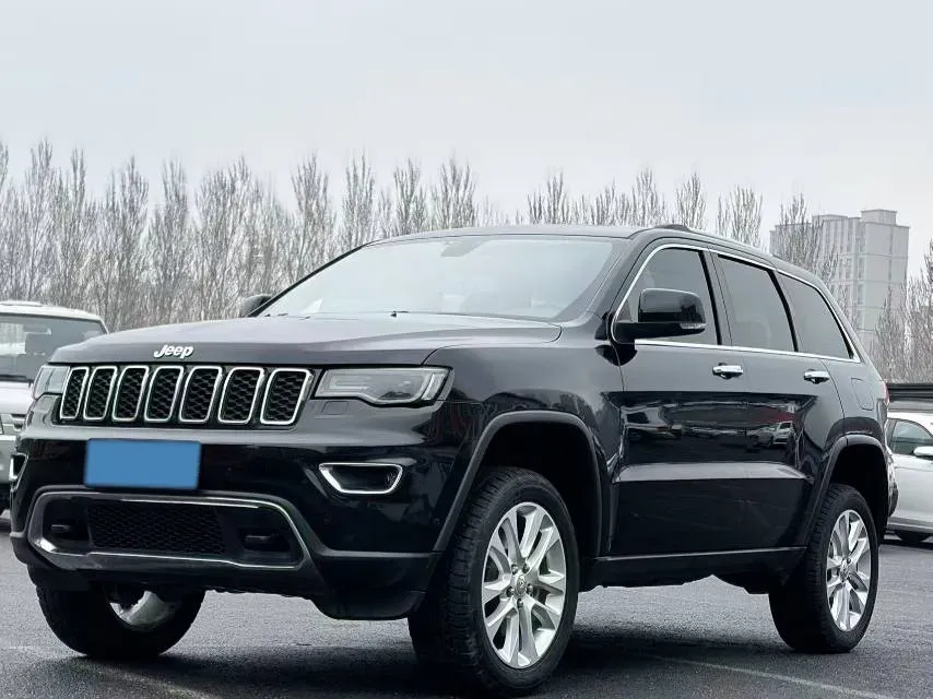 2017 Jeep Grand Cherokee 3.6L 286HP V6 8AT,autocango,china used car exporter,china ev exporter,chinese used car exporter,chinese used ev exporter