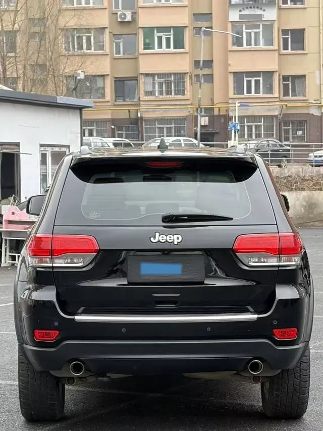 2017 Jeep Grand Cherokee 3.6L 286HP V6 8AT,autocango,china used car exporter,china ev exporter,chinese used car exporter,chinese used ev exporter