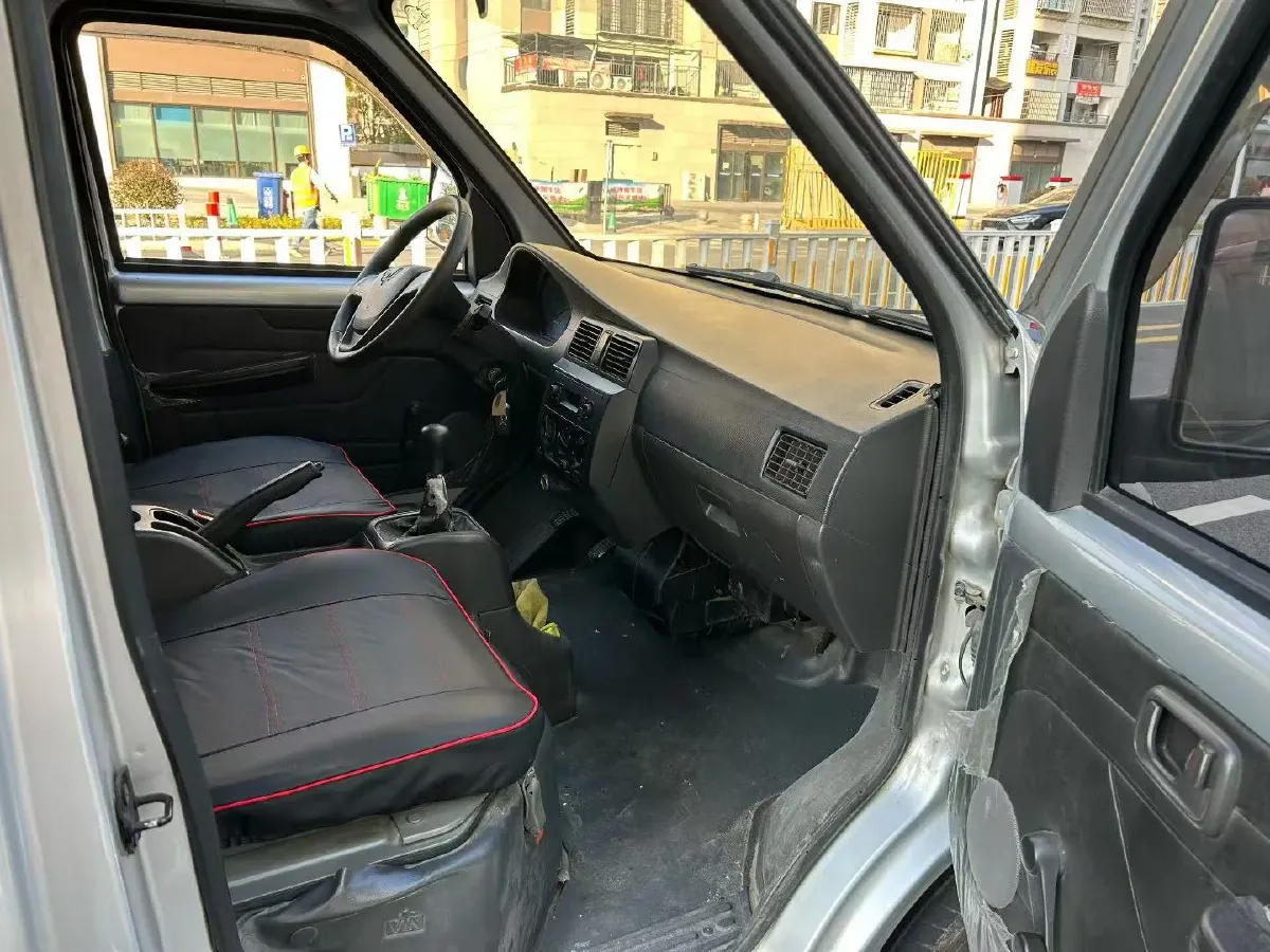 2021 WuLing RongGuang Mini Truck 1.5L 99HP L4 5MT,autocango,china used car exporter,china ev exporter,chinese used car exporter,chinese used ev exporter