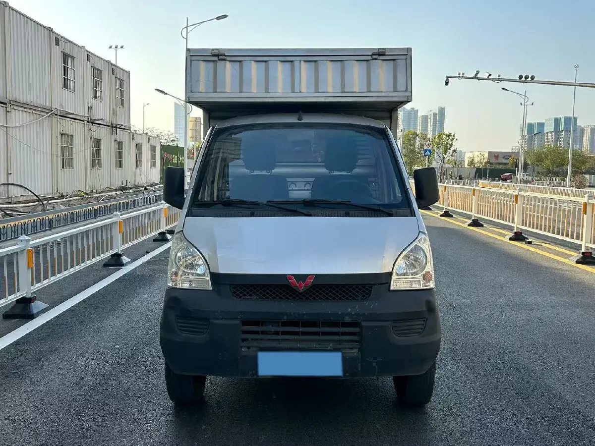 2021 WuLing RongGuang Mini Truck 1.5L 99HP L4 5MT,autocango,china used car exporter,china ev exporter,chinese used car exporter,chinese used ev exporter